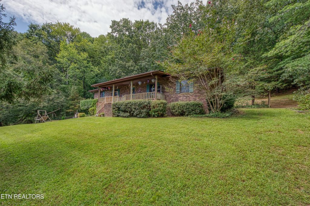 Photo of 130 Brentwood Circle, Oliver Springs, TN 37840 (MLS # 1319520)