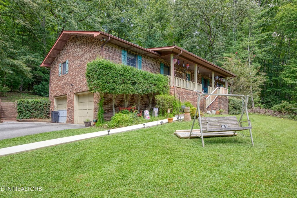 Photo of 130 Brentwood Circle, Oliver Springs, TN 37840 (MLS # 1319520)