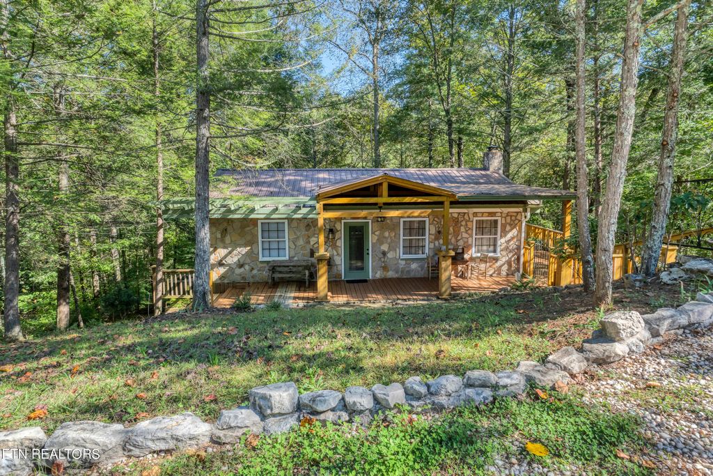 Photo of 114 Lakeside Trace Tr, Townsend, TN 37882 (MLS # 1279179)