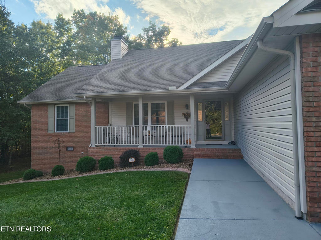 Photo of 136 Berkshire Loop, Crossville, TN 38558 (MLS # 1358934)