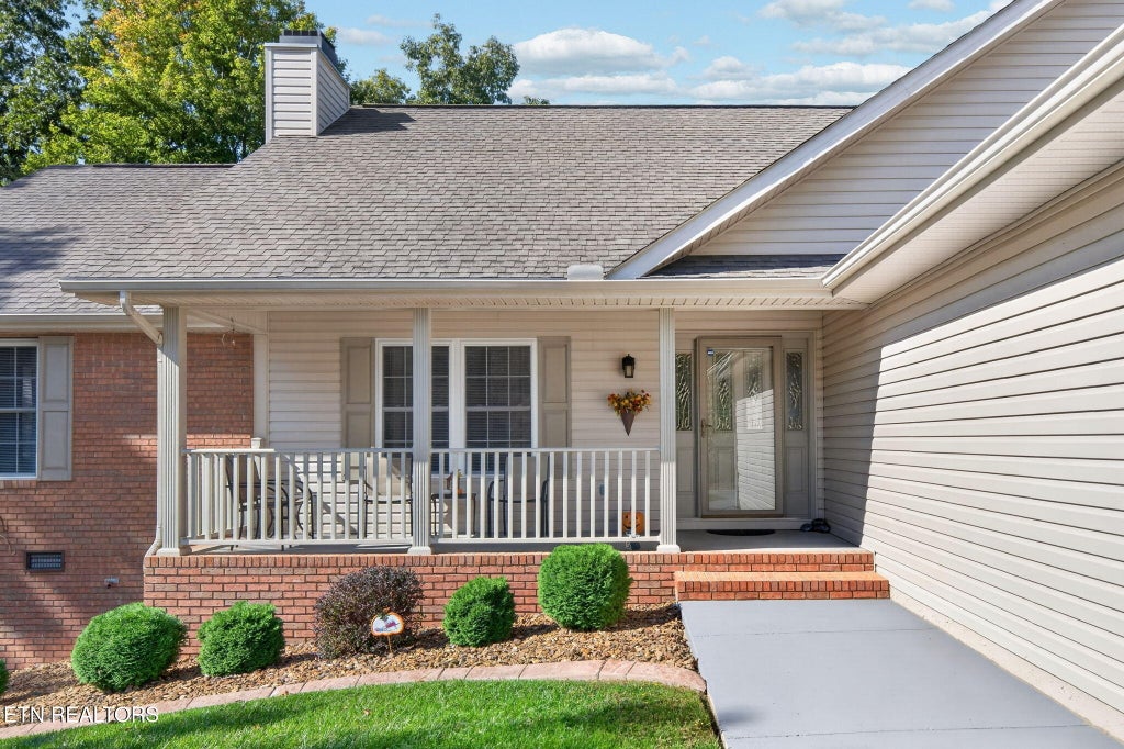 Photo of 136 Berkshire Loop, Crossville, TN 38558 (MLS # 1358934)