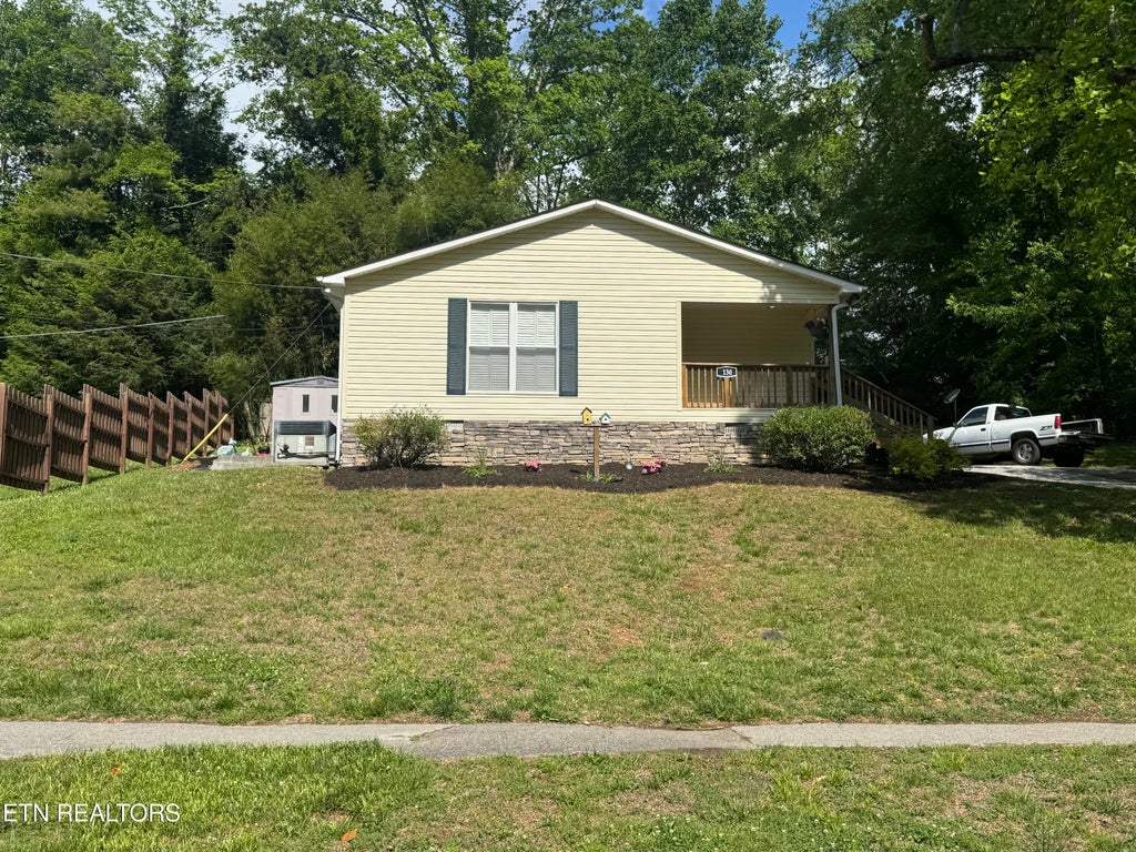 Photo of 130 Crescent Rd, Norris, TN 37828 (MLS # 1339242)