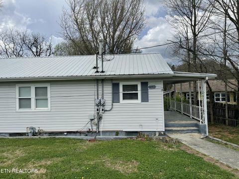 Photo of 440 W Outer Drive, Oak Ridge, TN 37830 (MLS # 1330081)