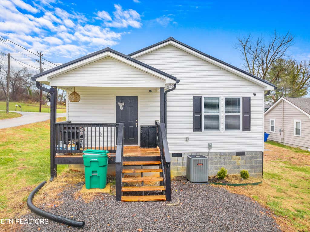 Photo of 1331 Goodson Ave, Morristown, TN 37814 (MLS # 1286365)