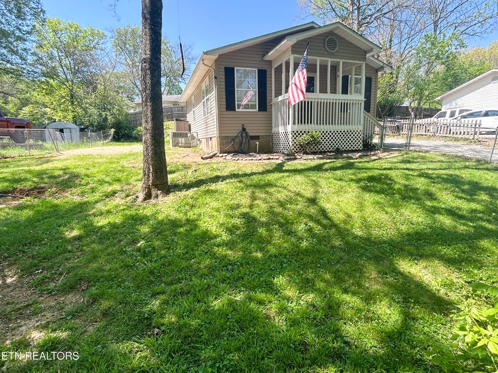 Photo of 1515 Robert Huff Lane, Knoxville, TN 37914 (MLS # 1336824)