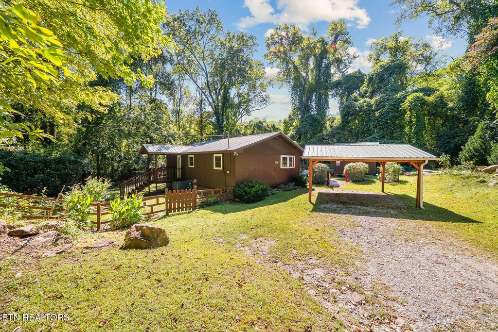 Photo of 131 Longmire Circle, Rockwood, TN 37854 (MLS # 1321423)