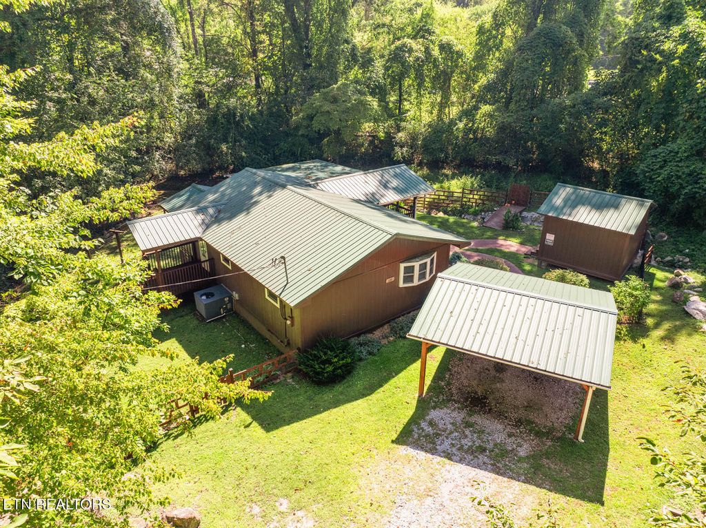 Photo of 131 Longmire Circle, Rockwood, TN 37854 (MLS # 1321423)