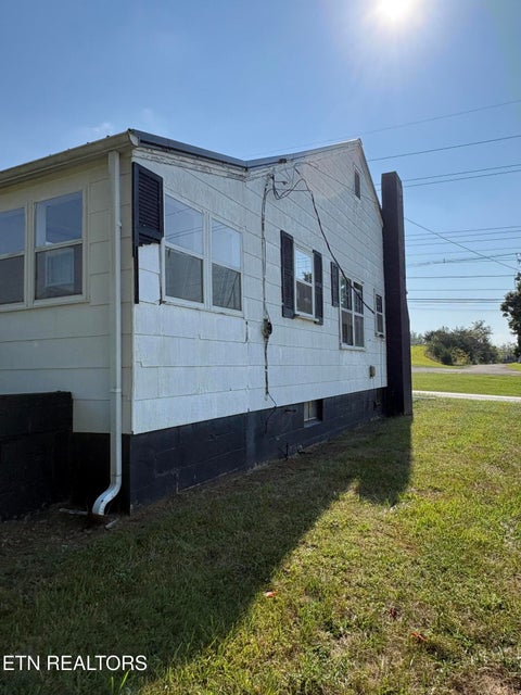 Tiny photo for 2495 Snapps Ferry Rd, Greeneville, TN 37745 (MLS # 1355978)