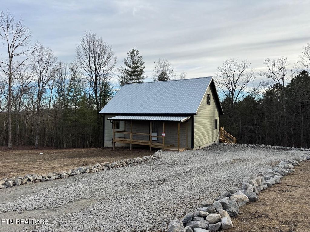 Photo of 185 Northwood Place, Jamestown, TN 38556 (MLS # 1325766)