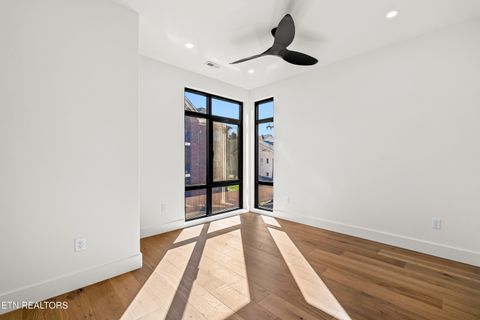 Tiny photo for 3972 Midland Ave, Knoxville, TN 37919 (MLS # 1332915)