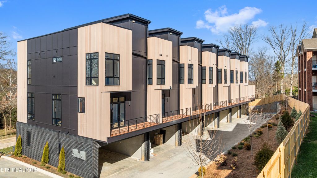 Photo of 3972 Midland Ave, Knoxville, TN 37919 (MLS # 1332915)