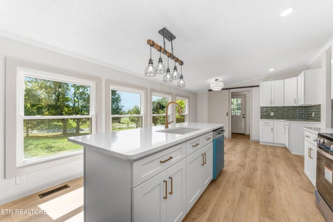 Tiny photo for 1347 Mountain View Circle, Maryville, TN 37801 (MLS # 1355604)