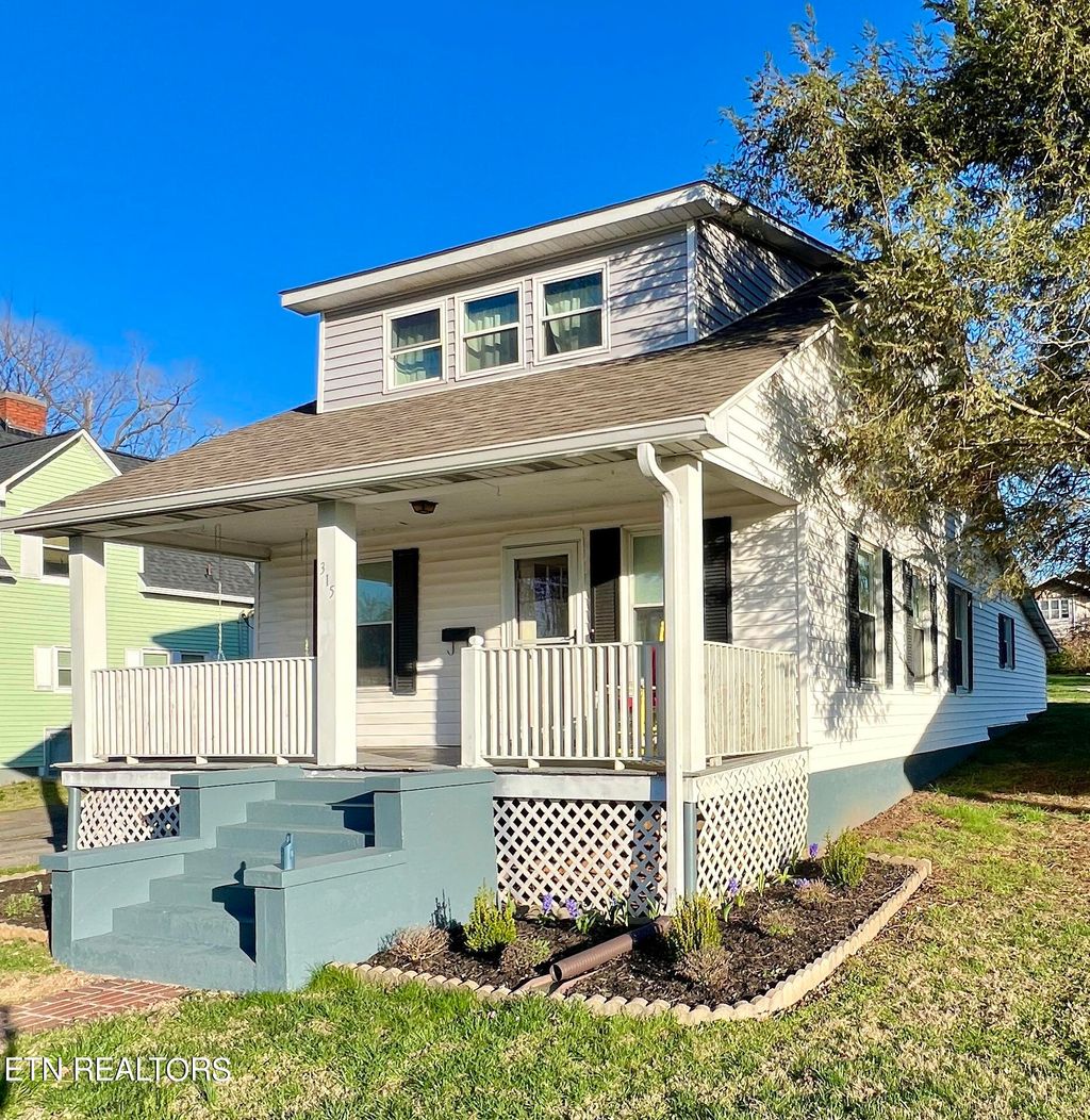 Photo of 315 Telford St, Alcoa, TN 37701 (MLS # 1255472)