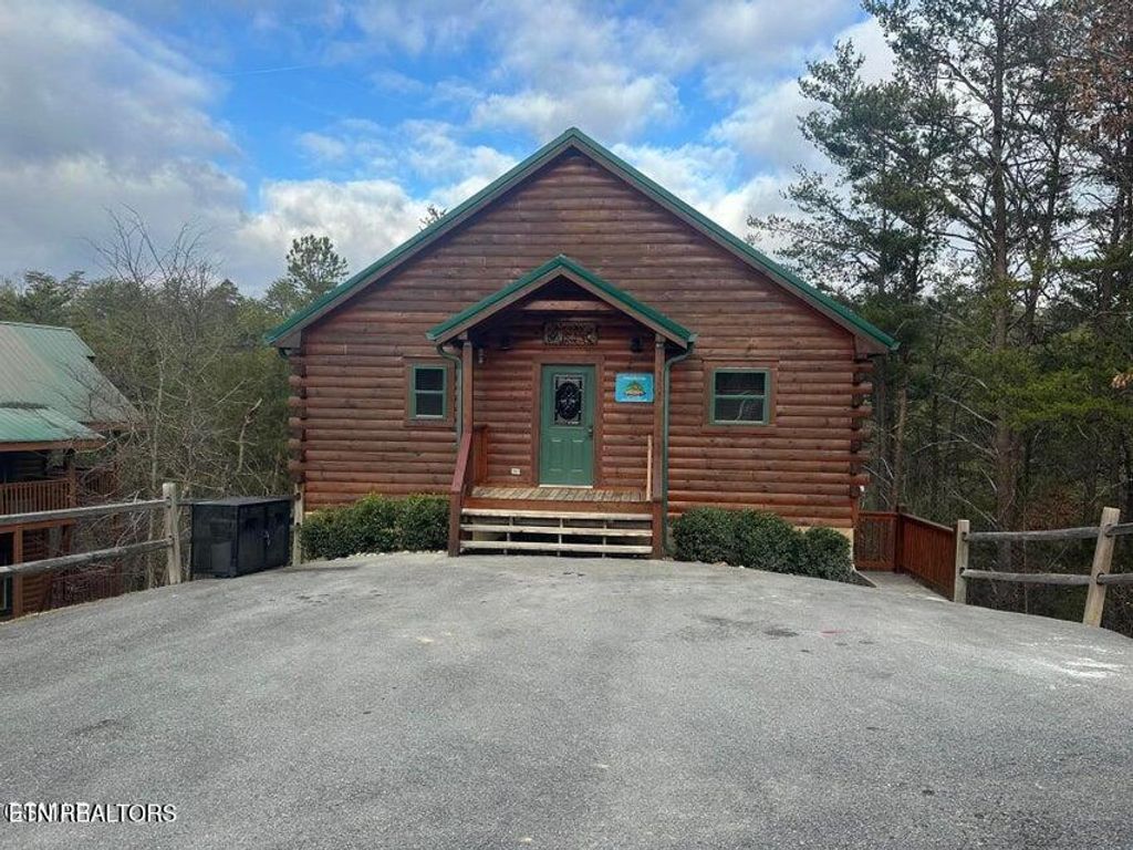 Photo of 3202 Steeple Way, Pigeon Forge, TN 37863 (MLS # 1327166)