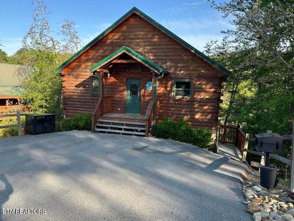 Photo of 3202 Steeple Way, Pigeon Forge, TN 37863 (MLS # 1327166)