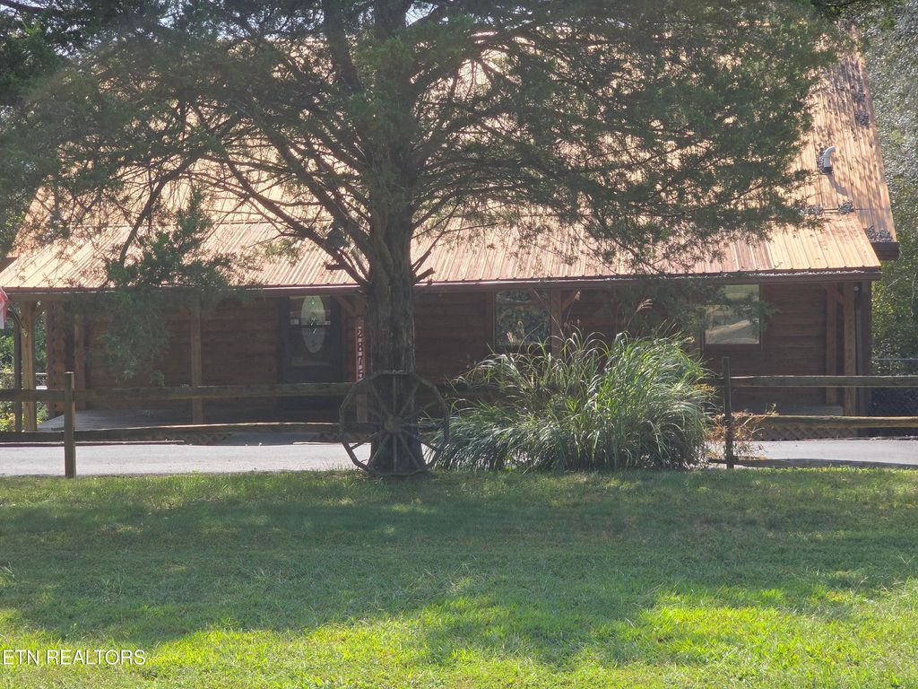 Photo of 2875 E Walnut Grove Rd, Sevierville, TN 37876 (MLS # 1314866)