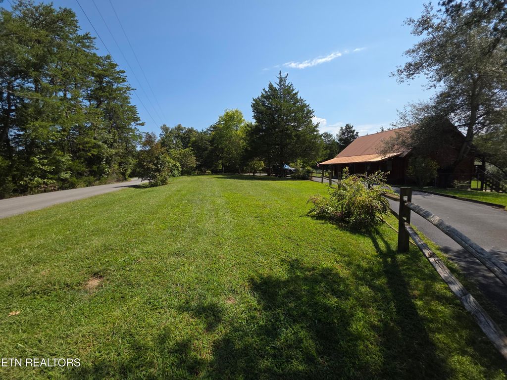 Photo of 2875 E Walnut Grove Rd, Sevierville, TN 37876 (MLS # 1314866)