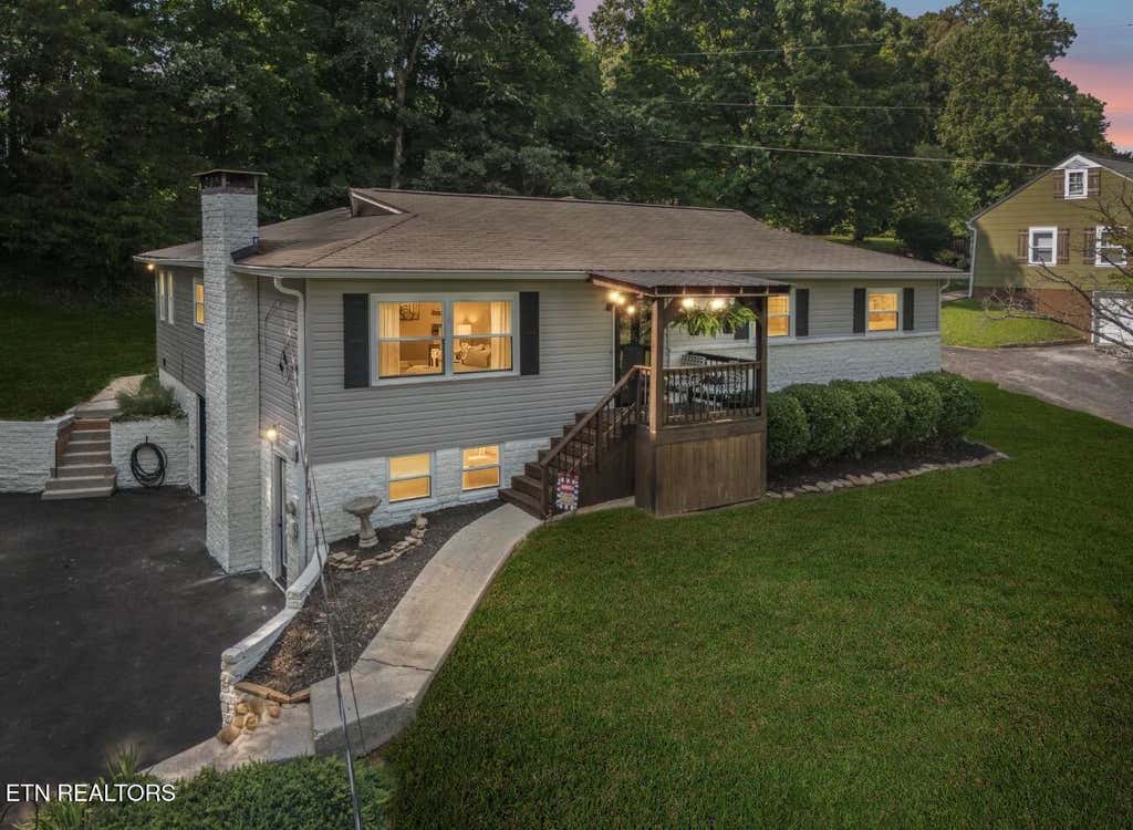 Photo of 4303 Garden Drive, Knoxville, TN 37918 (MLS # 1346195)
