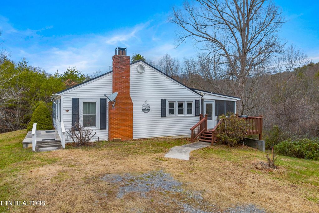 Photo of 364 Jasmine Drive, Newport, TN 37821 (MLS # 1324323)