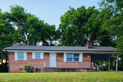 Photo of 1010 W Morris St, Sweetwater, TN 37874 (MLS # 1339173)
