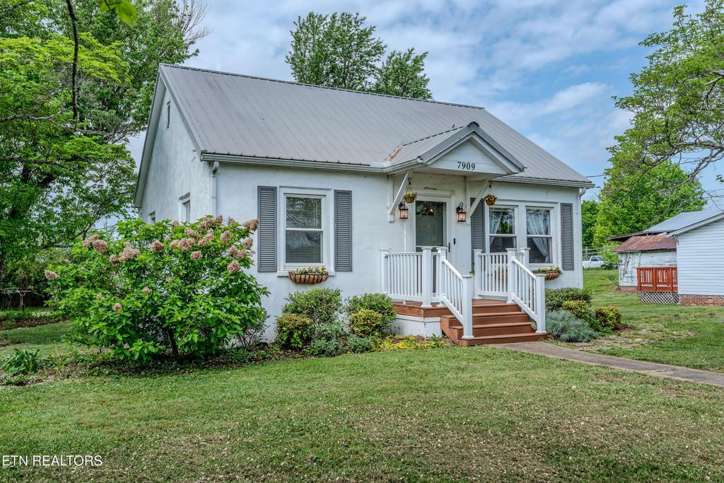 Photo of 7909 Harmon Rd, Powell, TN 37849 (MLS # 1337462)