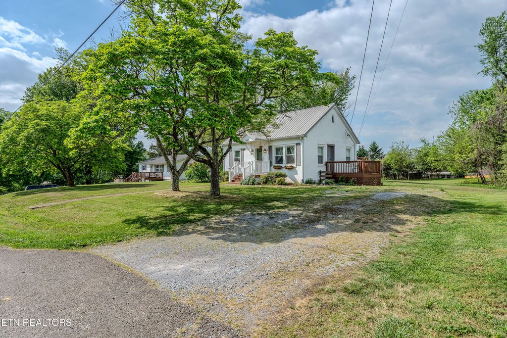 Photo of 7909 Harmon Rd, Powell, TN 37849 (MLS # 1337462)