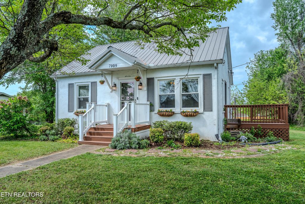 Photo of 7909 Harmon Rd, Powell, TN 37849 (MLS # 1337462)