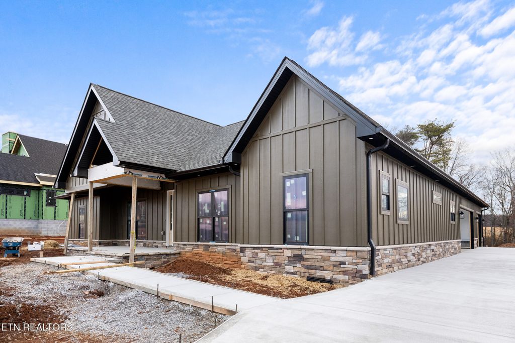 Photo of 914 Sophie Drive, Greenback, TN 37742 (MLS # 1293552)