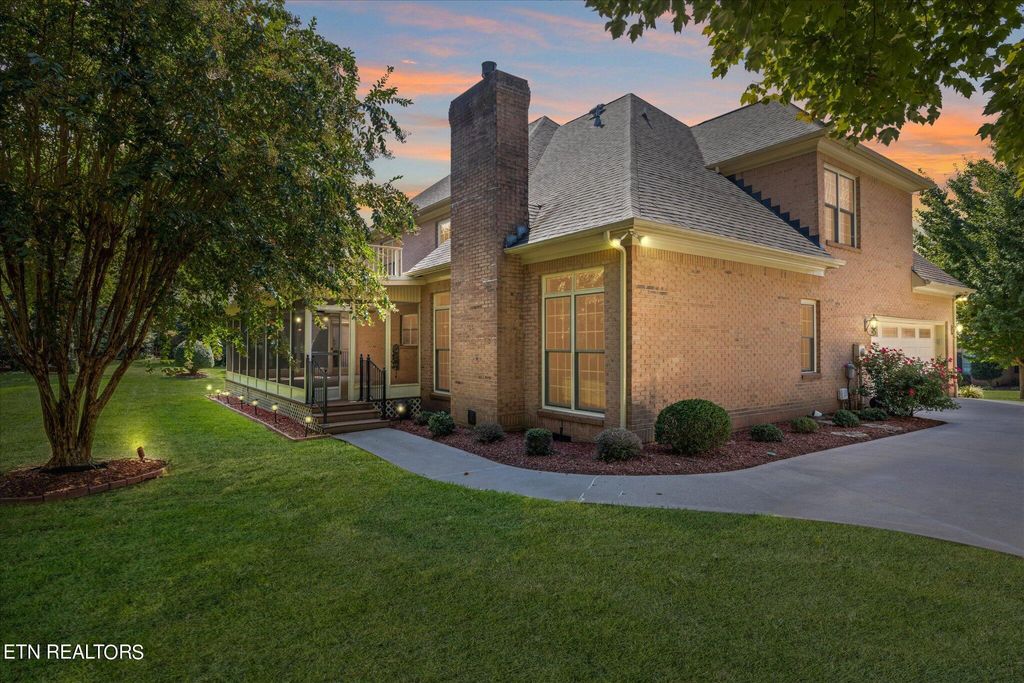 Photo of 218 Gwinhurst Rd, Farragut, TN 37934 (MLS # 1242094)