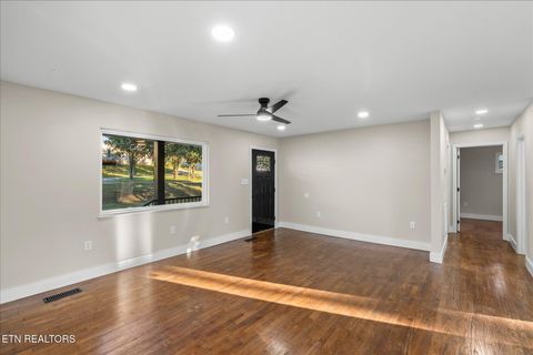 Tiny photo for 222 Starrett St, Sweetwater, TN 37874 (MLS # 1327946)