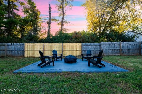 Tiny photo for 222 Starrett St, Sweetwater, TN 37874 (MLS # 1327946)