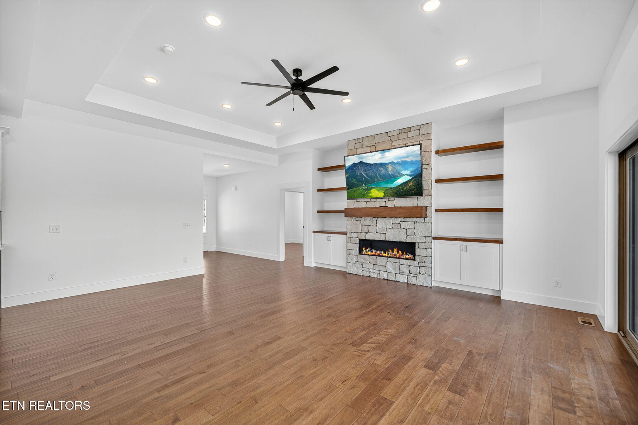 15 Browns Bridge Rd