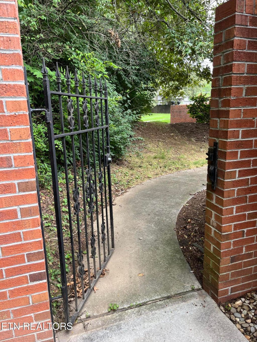 Photo of 4125 Woodlawn Pike #D9, Knoxville, TN 37920 (MLS # 1348779)