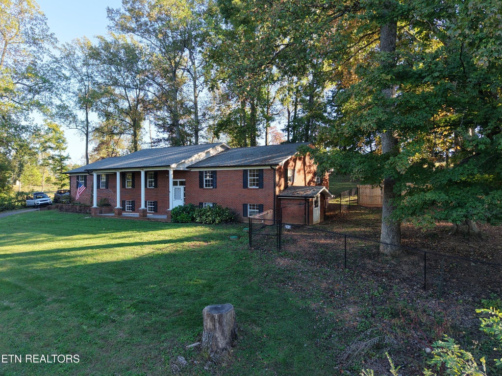 Photo of 145 Linwood Drive, Sweetwater, TN 37874 (MLS # 1359980)