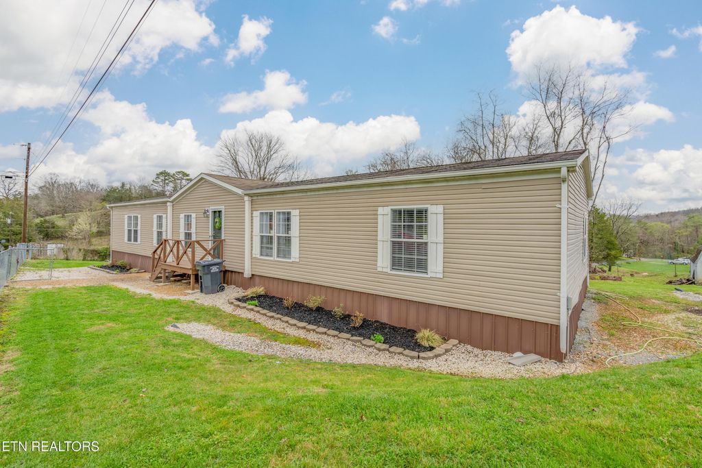 Photo of 120 Sweet St, New Tazewell, TN 37825 (MLS # 1333506)