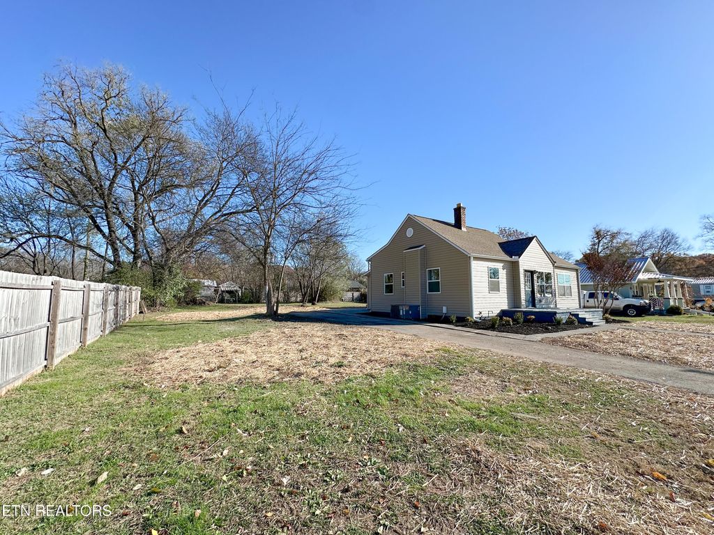 Photo of 2330 Old Knoxville Pike, Maryville, TN 37804 (MLS # 1321735)