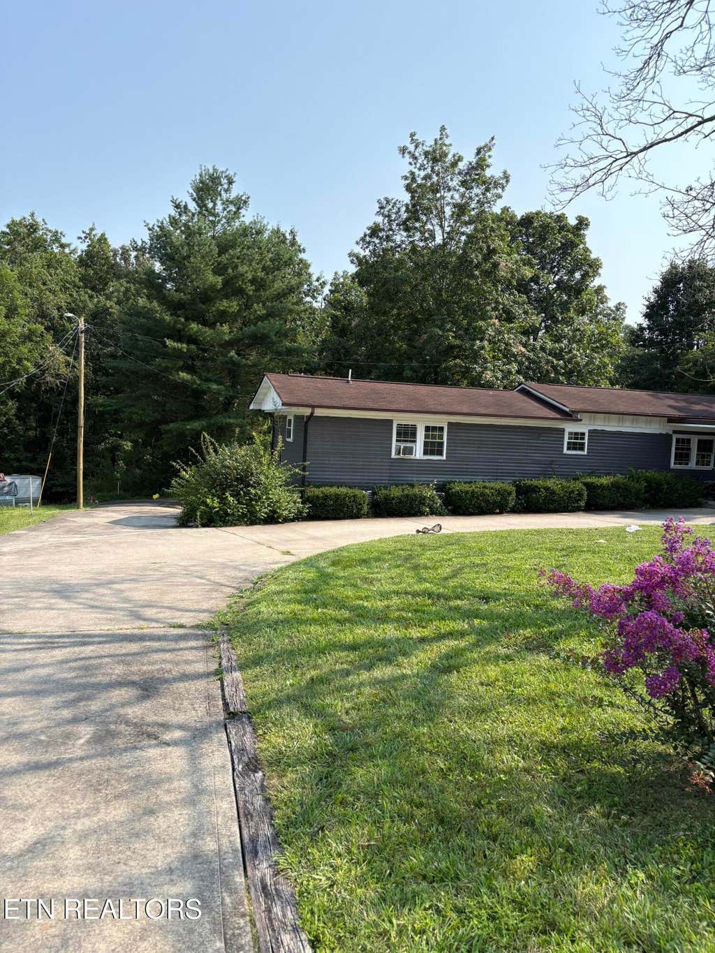 Photo of 9258 Cherokee Tr, Crossville, TN 38572 (MLS # 1349690)