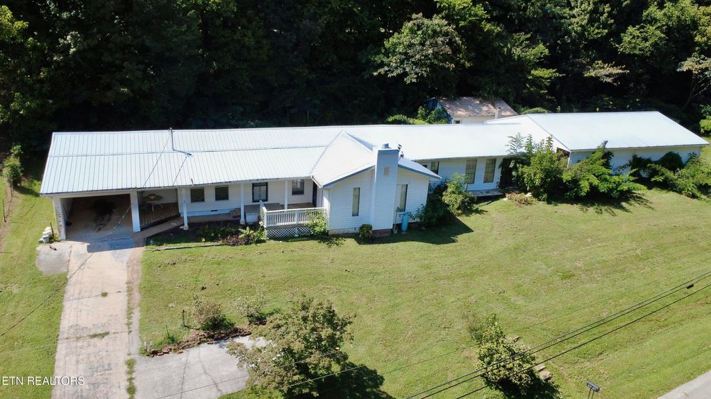 Photo of 1115 Law Rd, Louisville, TN 37777 (MLS # 1314099)