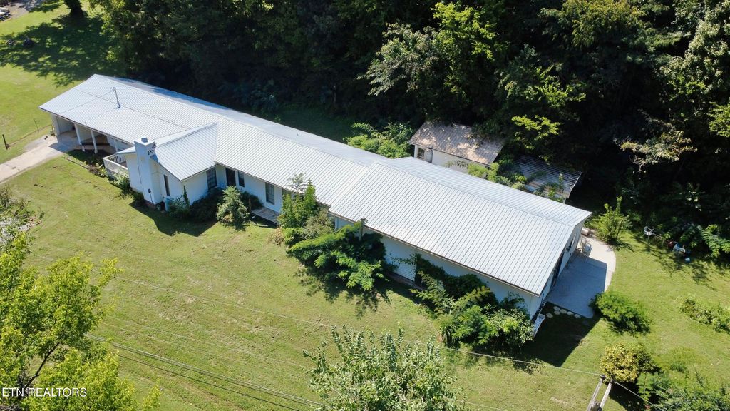 Photo of 1115 Law Rd, Louisville, TN 37777 (MLS # 1314099)