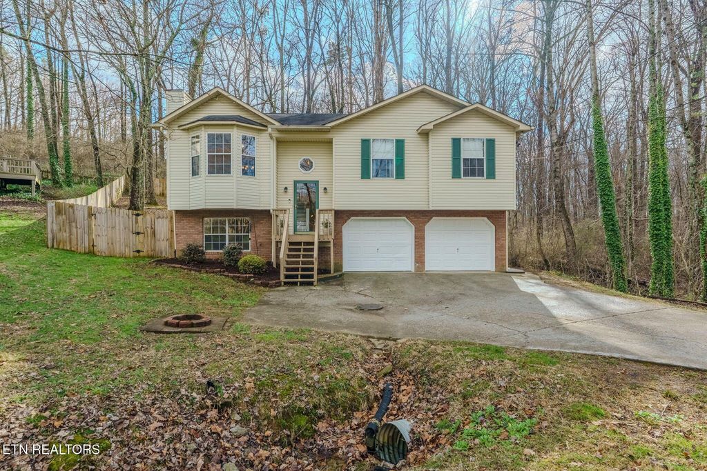 Photo of 6825 Barkwood Road Rd, Knoxville, TN 37921 (MLS # 1330792)