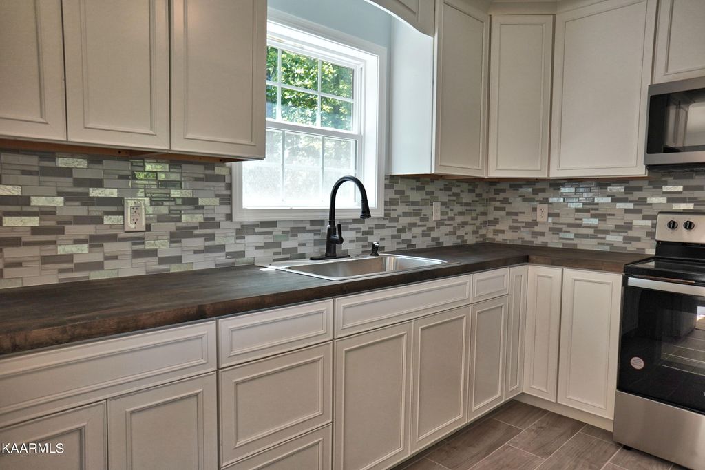 Photo of 314 Idlewild Drive, White Pine, TN 37890 (MLS # 1226957)