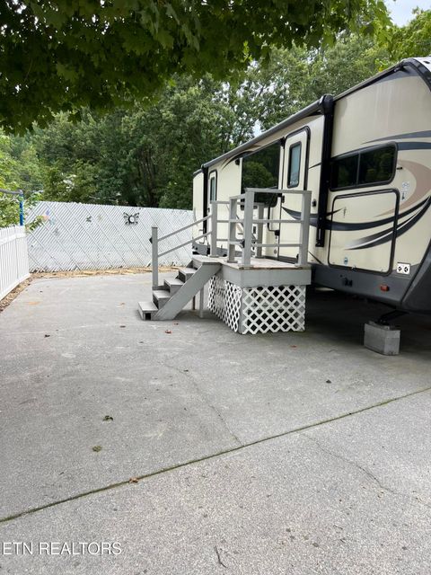 Tiny photo for 196 Highway 73, Townsend, TN 37882 (MLS # 1312295)