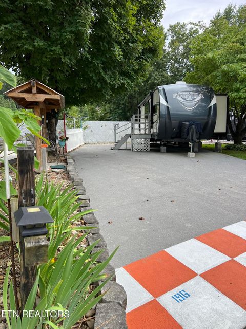 Tiny photo for 196 Highway 73, Townsend, TN 37882 (MLS # 1312295)