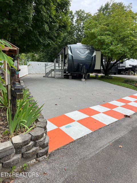 Tiny photo for 196 Highway 73, Townsend, TN 37882 (MLS # 1312295)