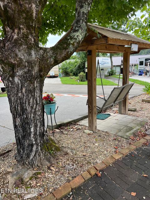 Tiny photo for 196 Highway 73, Townsend, TN 37882 (MLS # 1312295)