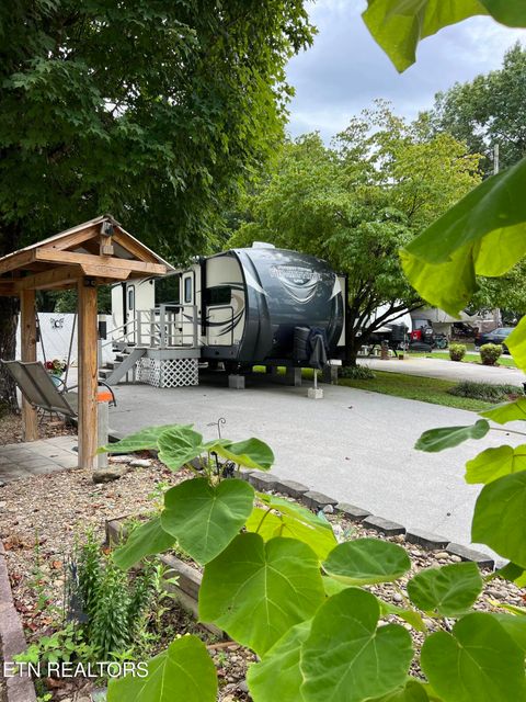 Tiny photo for 196 Highway 73, Townsend, TN 37882 (MLS # 1312295)