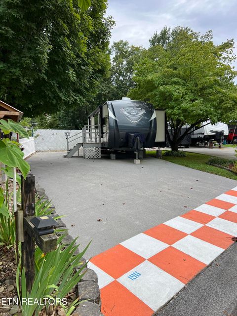 Tiny photo for 196 Highway 73, Townsend, TN 37882 (MLS # 1312295)