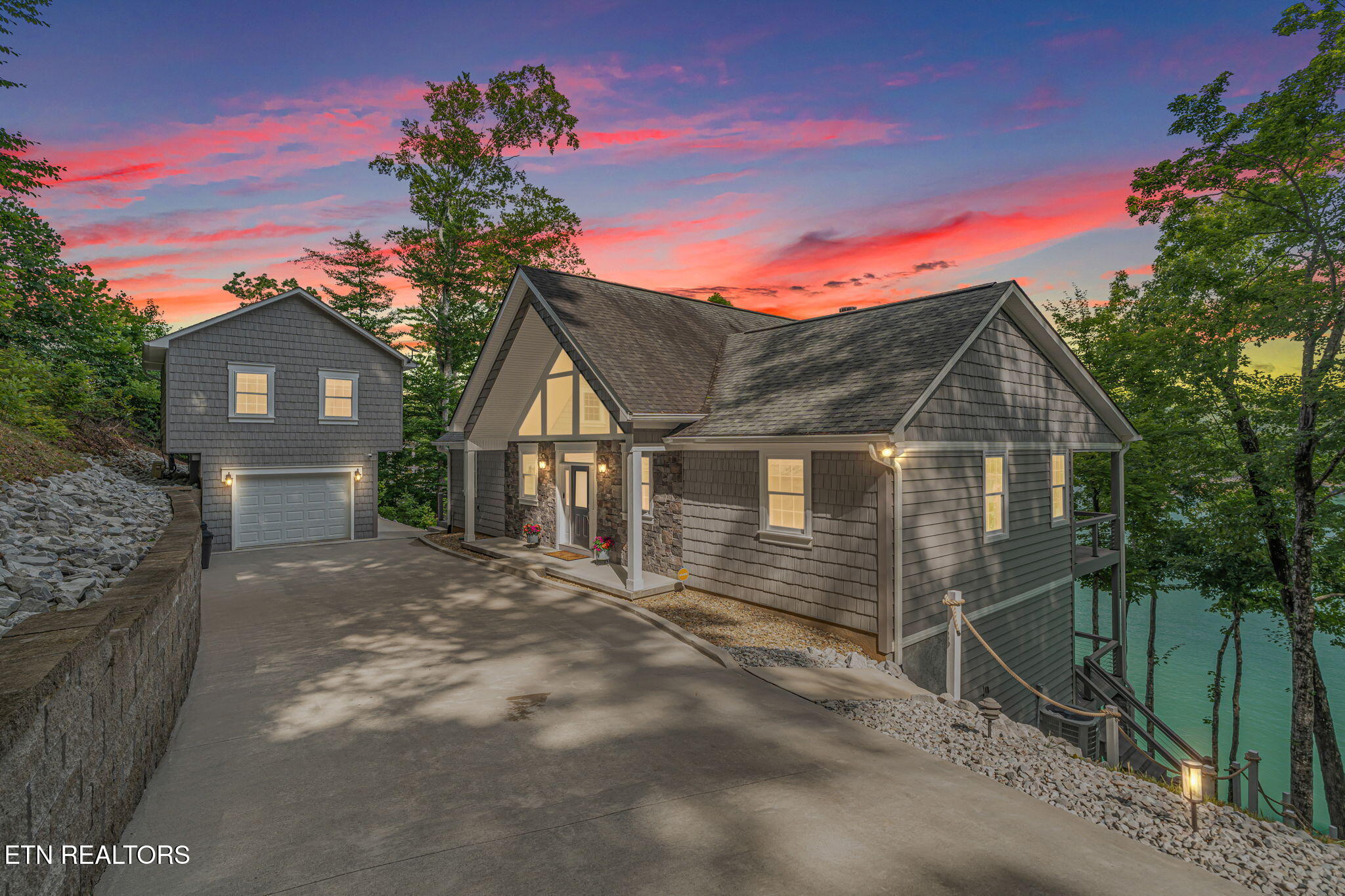 1779 Cove Pointe Rd