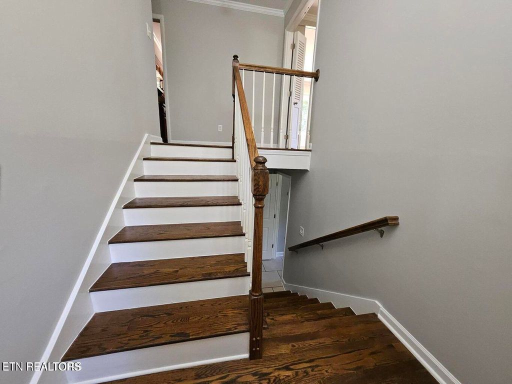 Photo of 107 Nebraska Ave, Oak Ridge, TN 37830 (MLS # 1322951)