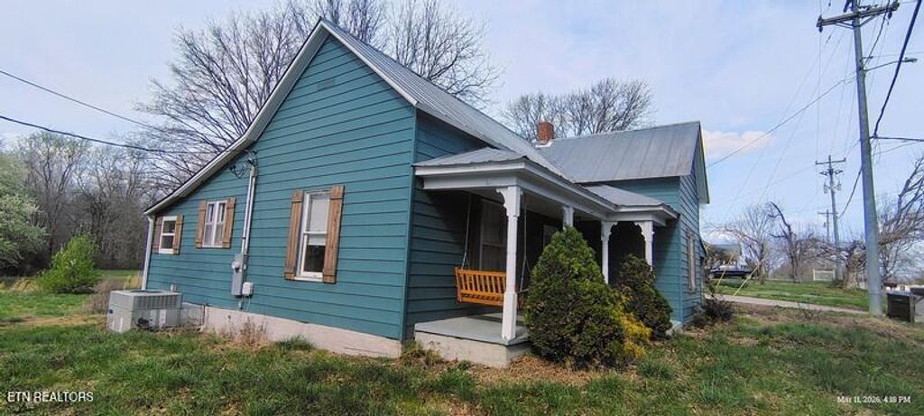 Photo of 123 E Athens St, Englewood, TN 37329 (MLS # 1335352)
